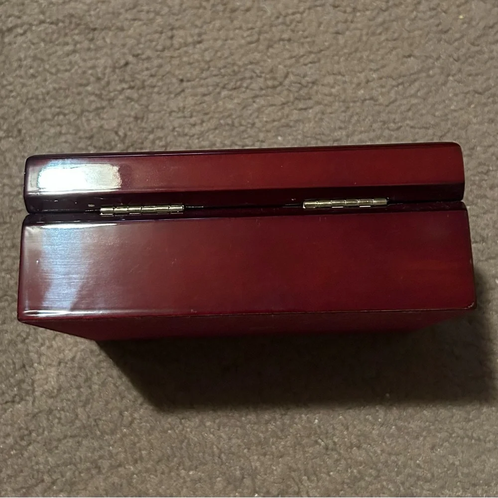 NWOT Jewelry Box with Mirror